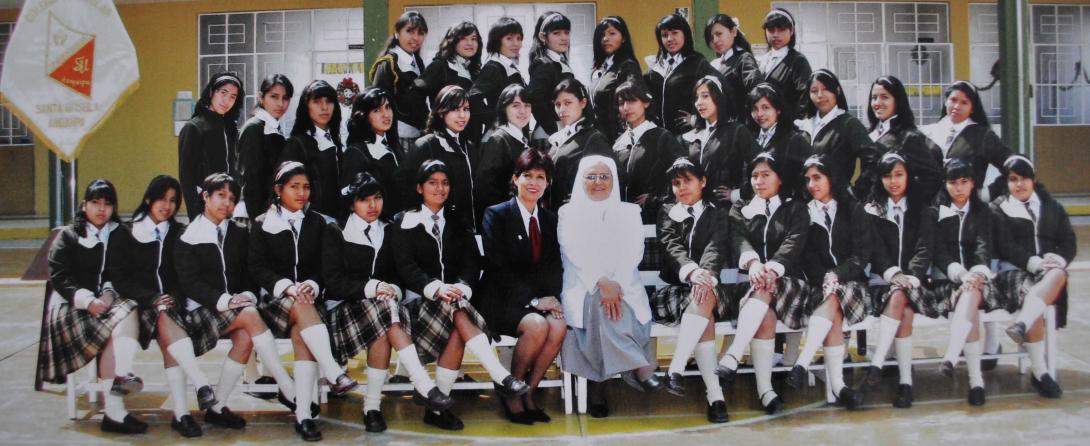 Las alumnas del colegio Santa Úrsula de la promoción del 2009. 