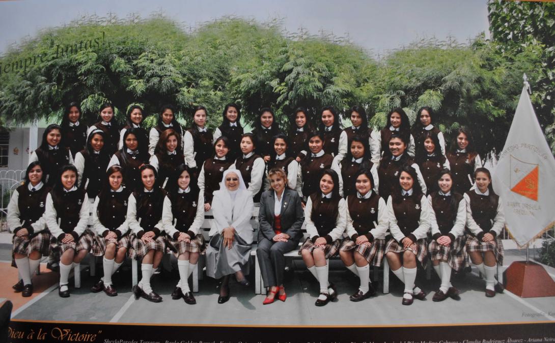Las alumnas del colegio Santa Úrsula de la promoción del 2013. 